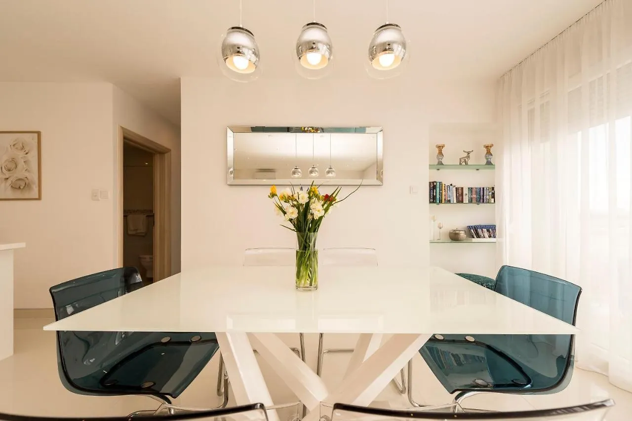 Urban Luxury Apartment Ζαντάρ 0*,
